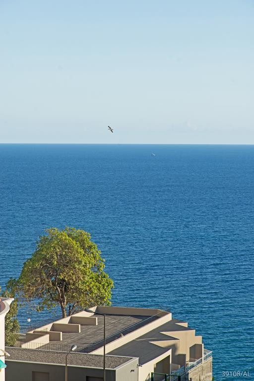 Rodamar I By An Island Apart Funchal  Buitenkant foto